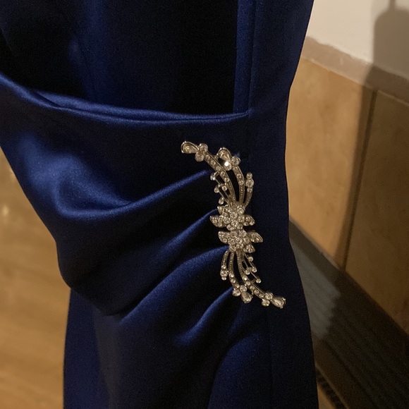 💜💜 David’s Bridal Bridesmaids Dress Navy Blue (size 6) - Picture 5 of 14